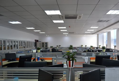 通用技術(shù)工程設(shè)計(jì)申請(qǐng)礦井物料垂直投放緩沖硐室系統(tǒng)，優(yōu)化地面物料垂直投放緩沖問(wèn)題:硐室門(mén)